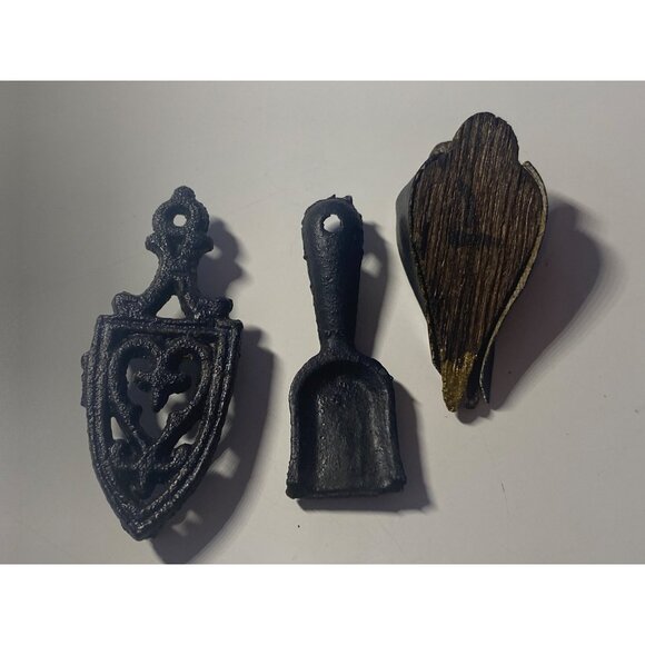 VTG Doll House Miniatures Radiator Fireplace Accessories Assortment 9 Items - Picture 4 of 8